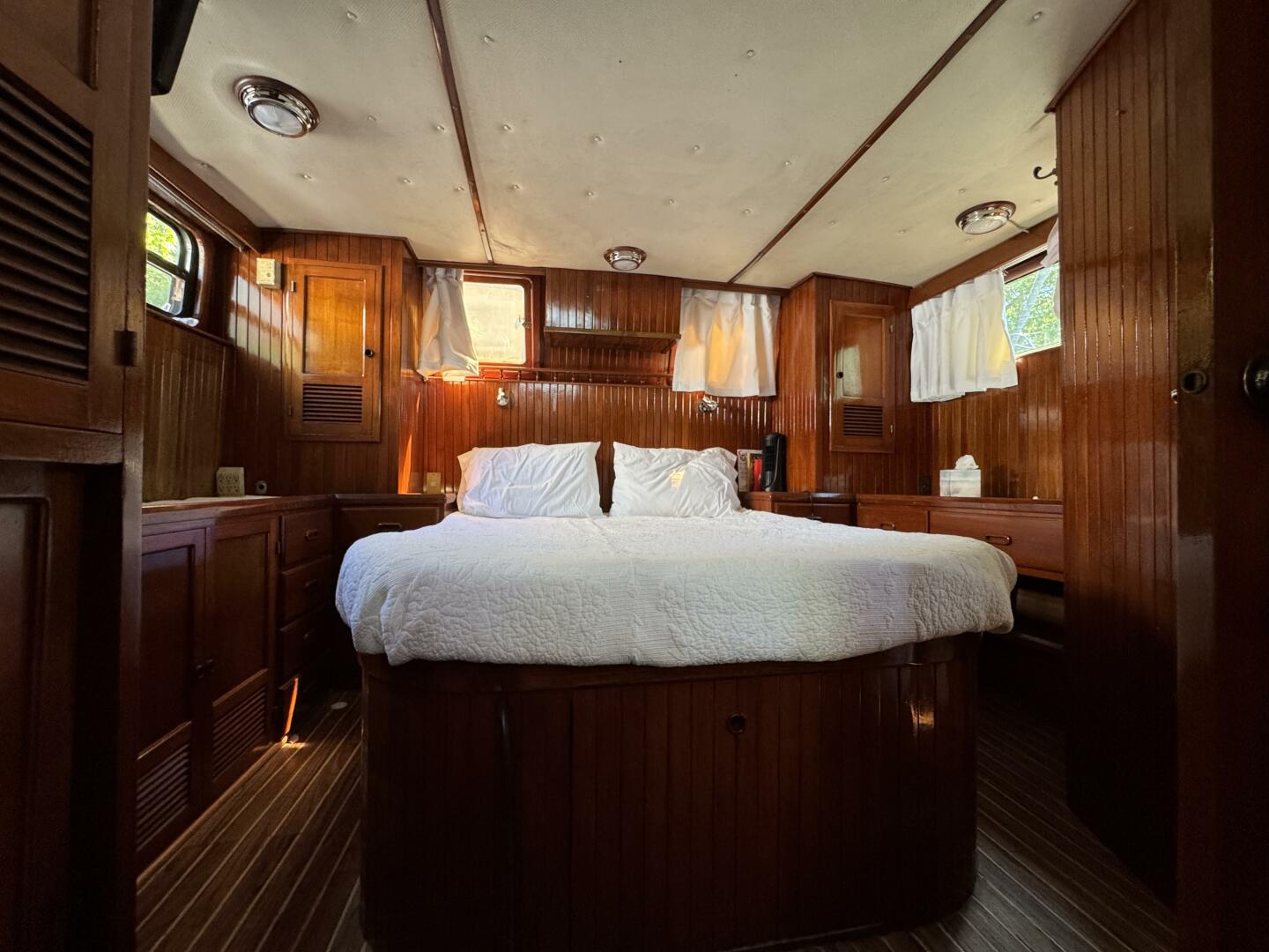 Slide: The Image of Chien Hwa Senator Futura Sundeck 1987 - 5288480