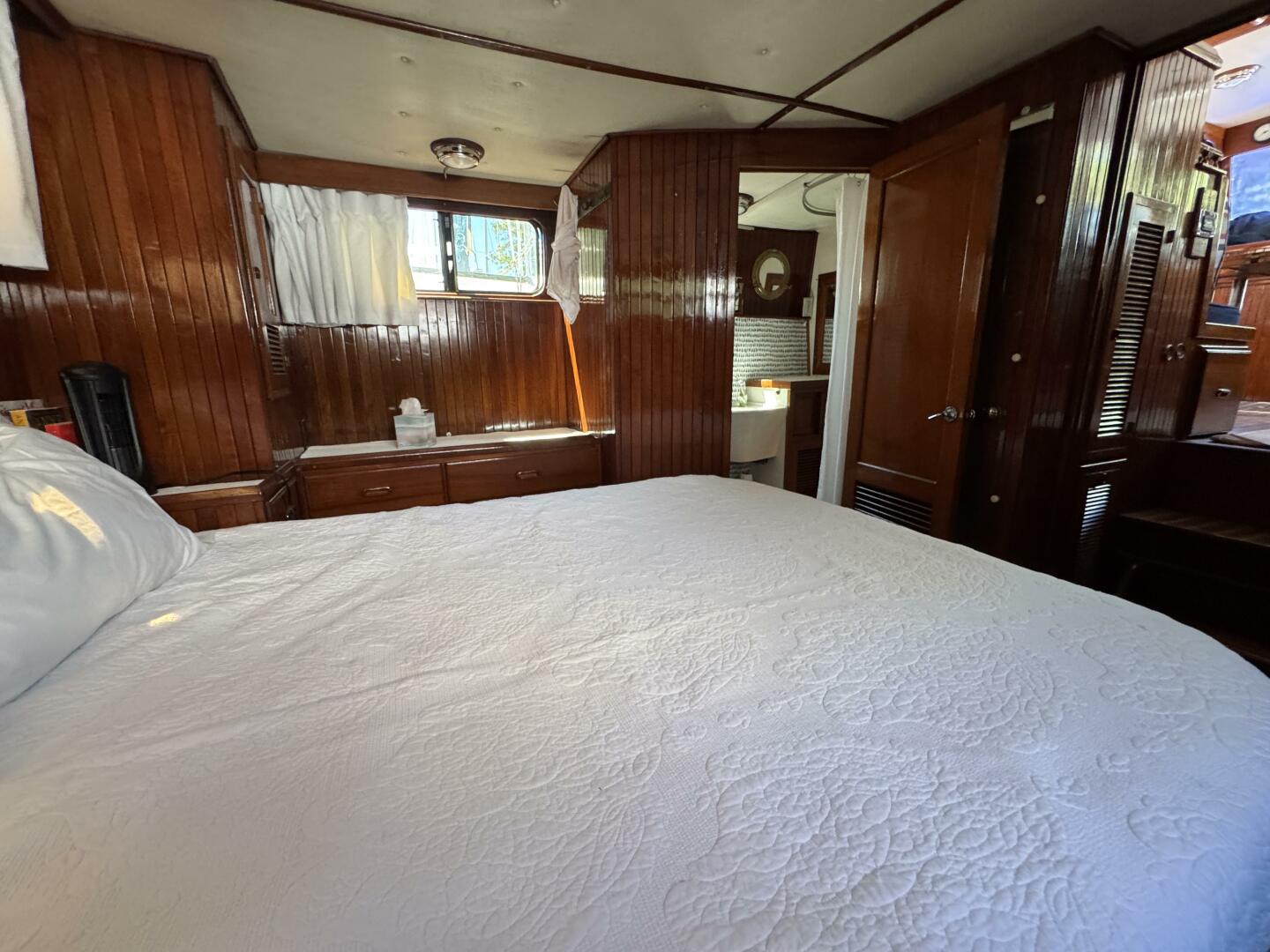 Slide: The Image of Chien Hwa Senator Futura Sundeck 1987 - 5288484