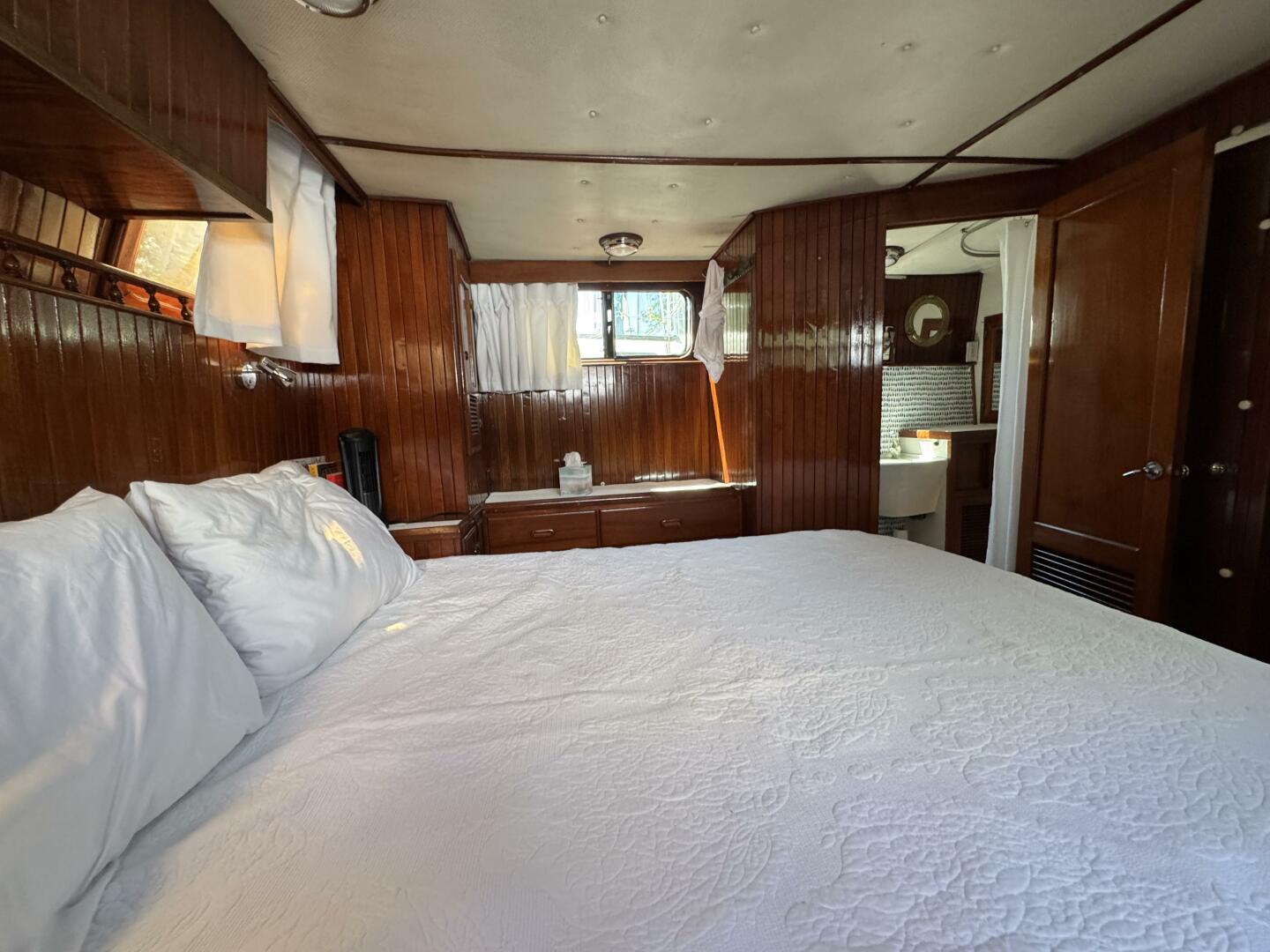 Slide: The Image of Chien Hwa Senator Futura Sundeck 1987 - 5288485