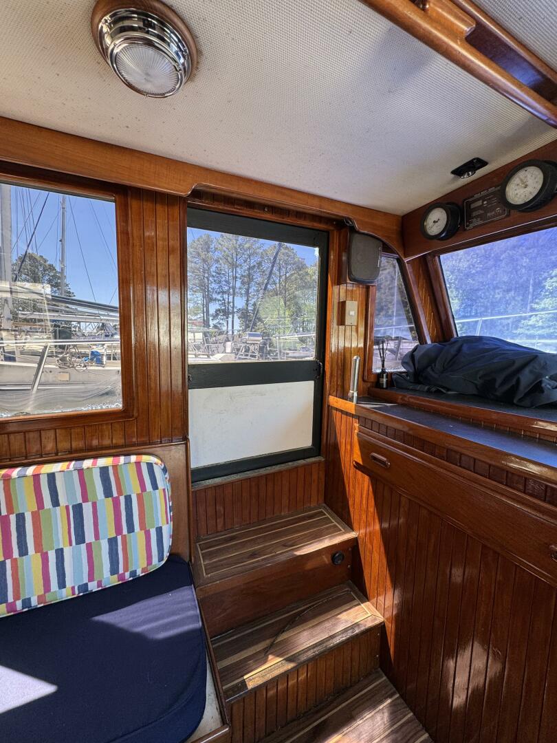 Slide: The Image of Chien Hwa Senator Futura Sundeck 1987 - 5288491