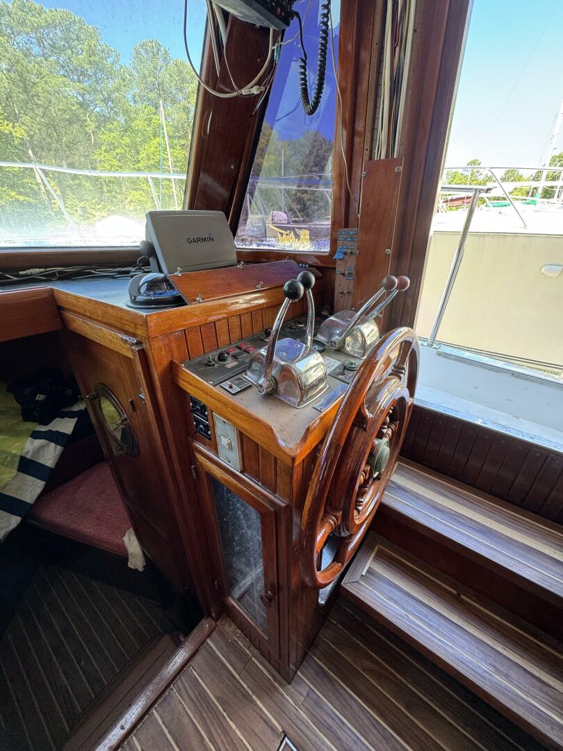 Slide: The Image of Chien Hwa Senator Futura Sundeck 1987 - 5288492