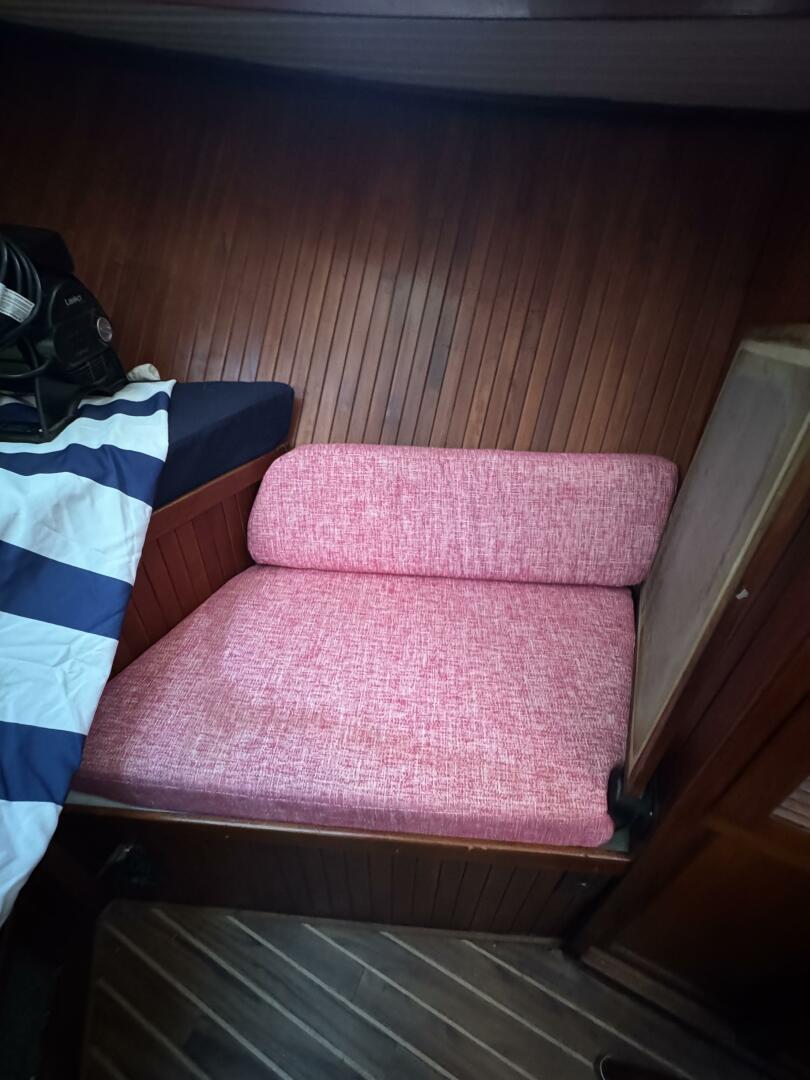 Slide: The Image of Chien Hwa Senator Futura Sundeck 1987 - 5288495