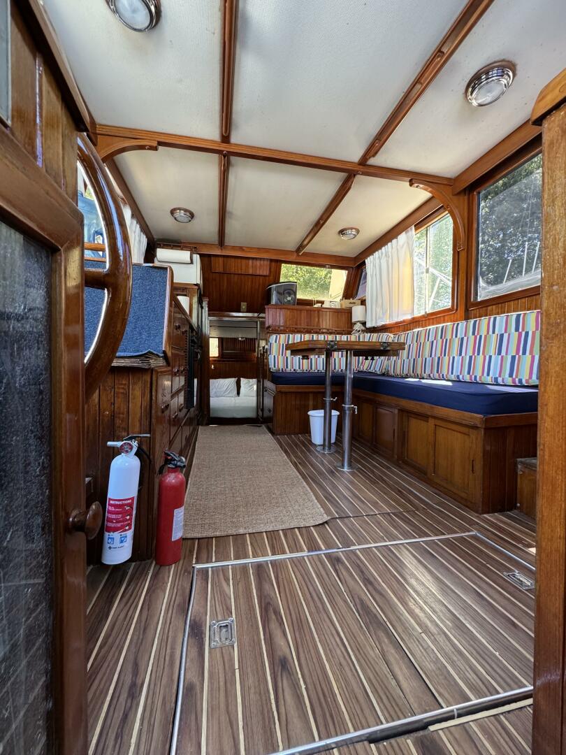 Slide: The Image of Chien Hwa Senator Futura Sundeck 1987 - 5288498