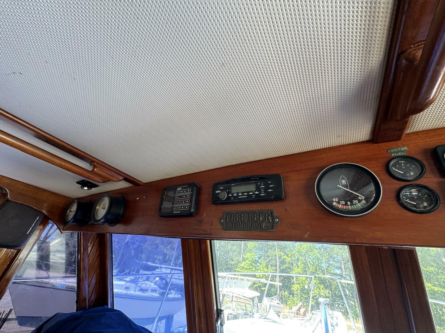 Slide: The Image of Chien Hwa Senator Futura Sundeck 1987 - 5288501