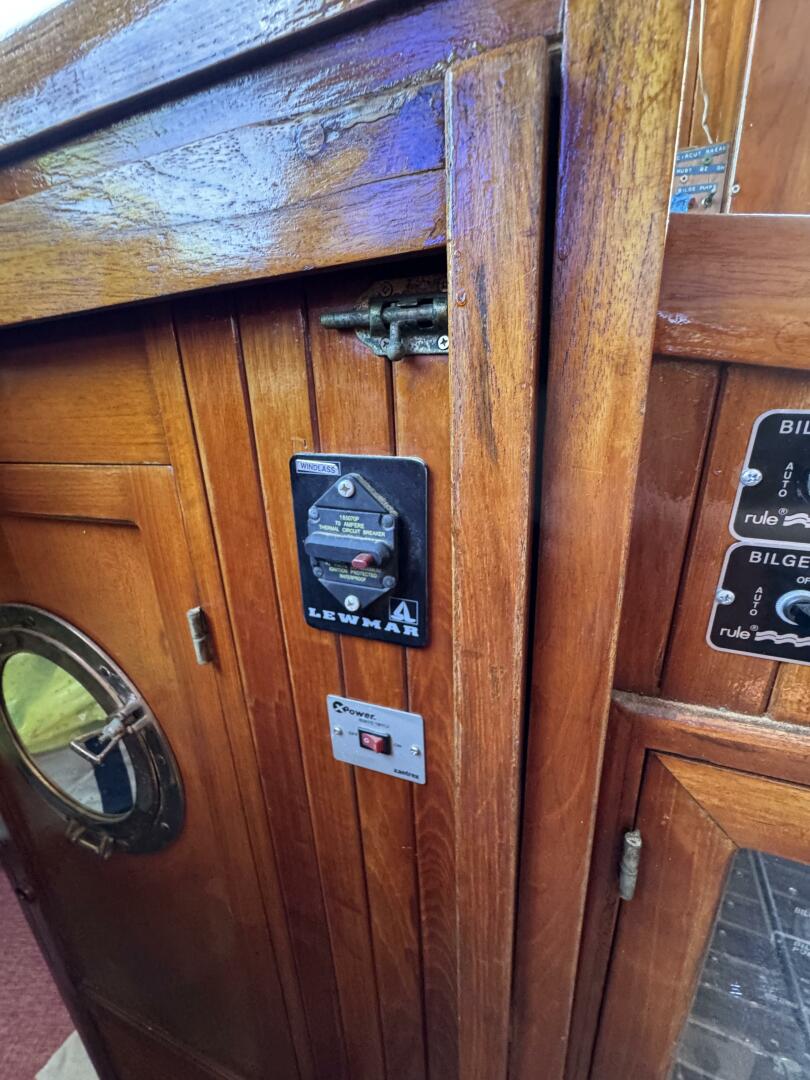 Slide: The Image of Chien Hwa Senator Futura Sundeck 1987 - 5288505