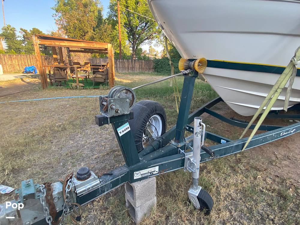 Slide: The Image of Chris-Craft 240 Express Cruiser 1999 - 13400796