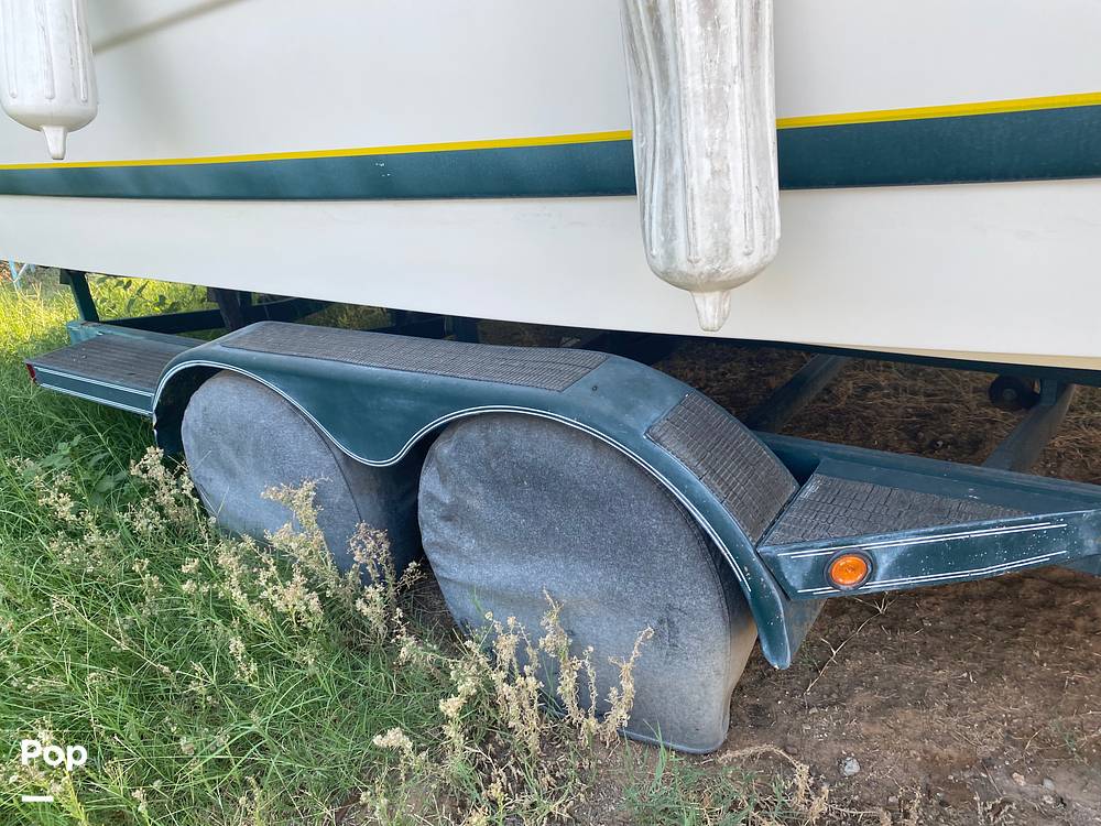 Slide: The Image of Chris-Craft 240 Express Cruiser 1999 - 13400799