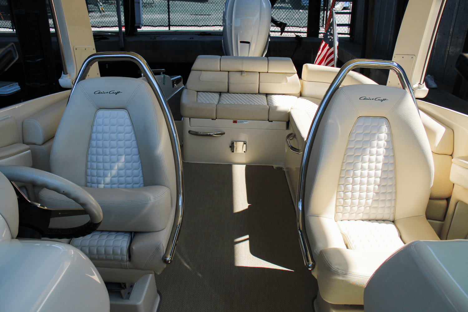 Slide: The Image of Chris-Craft 28 LAUNCH 2020 - 18