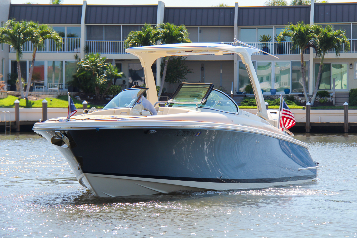 Slide: The Image of Chris-Craft 28 LAUNCH 2020 - 19