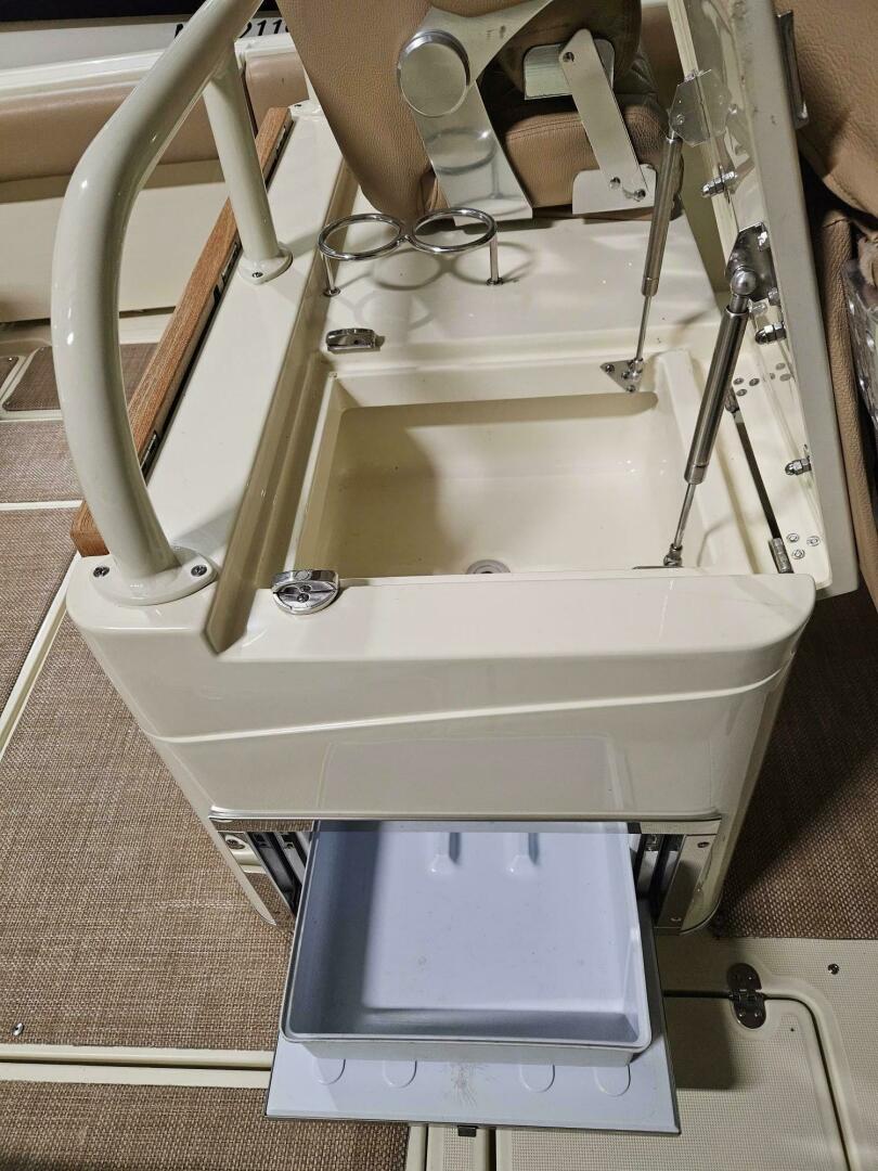 Slide: The Image of Chris-Craft 30 Catalina 2018 - 5180579