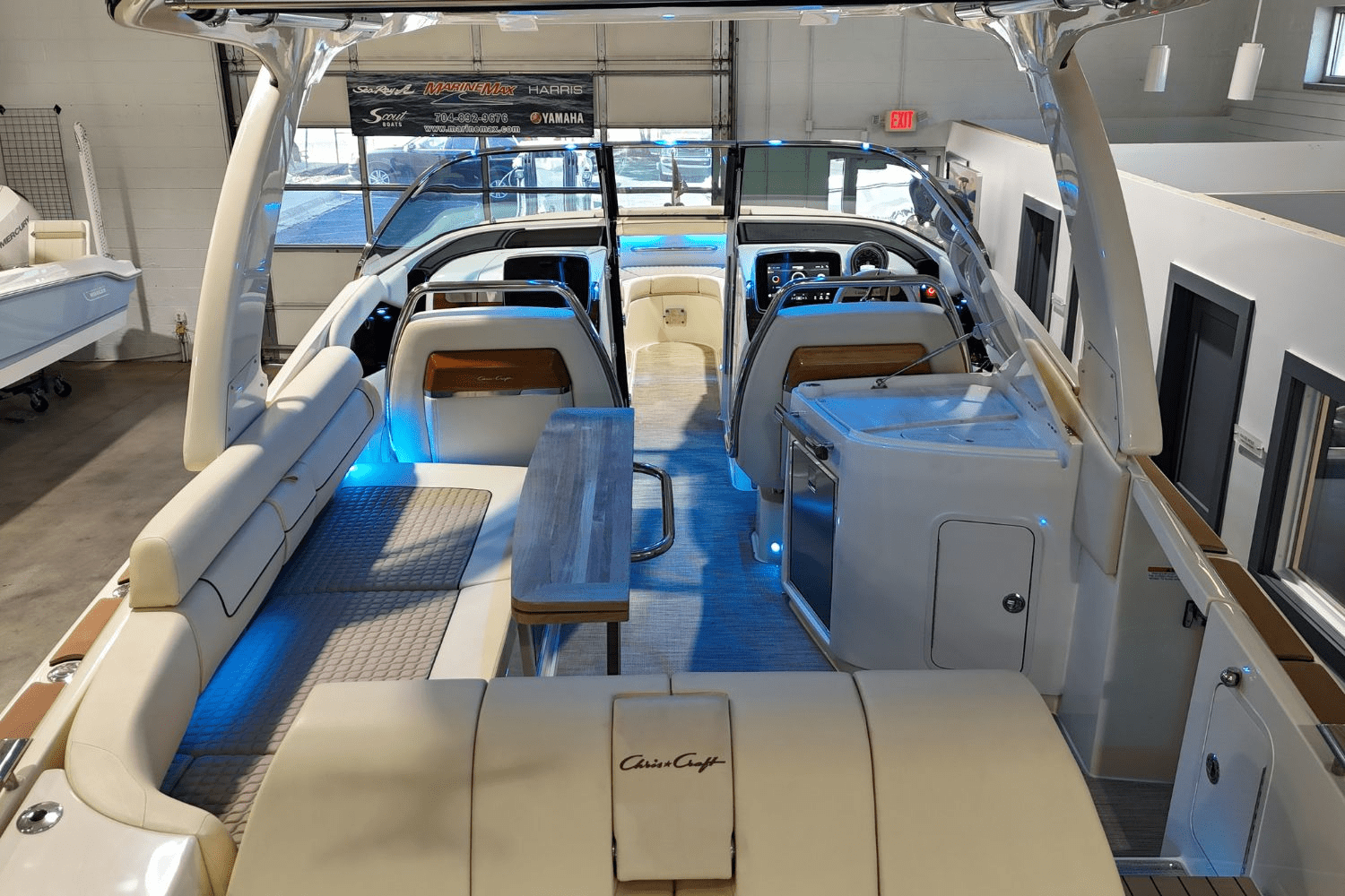 Slide: The Image of Chris-Craft 31 LAUNCH 2023 - 13