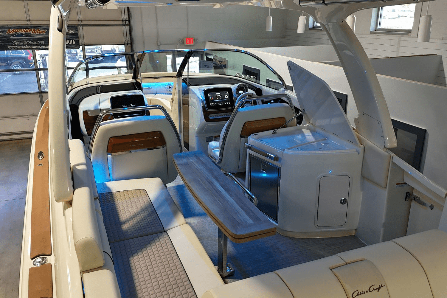 Slide: The Image of Chris-Craft 31 LAUNCH 2023 - 14