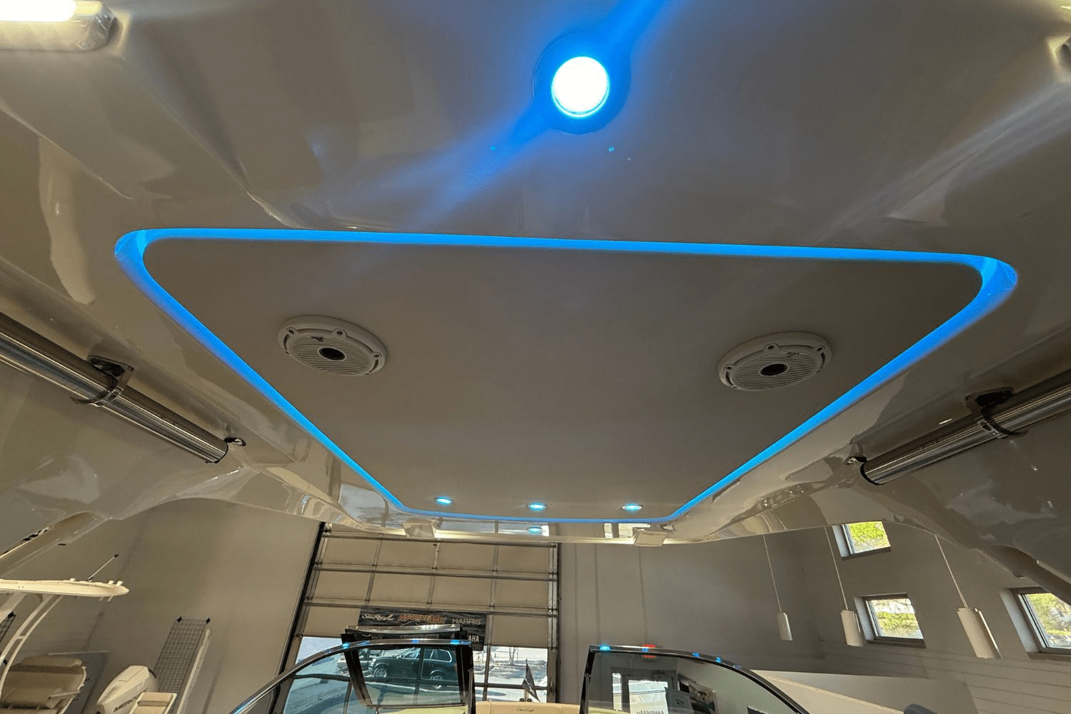 Slide: The Image of Chris-Craft 31 LAUNCH 2023 - 15