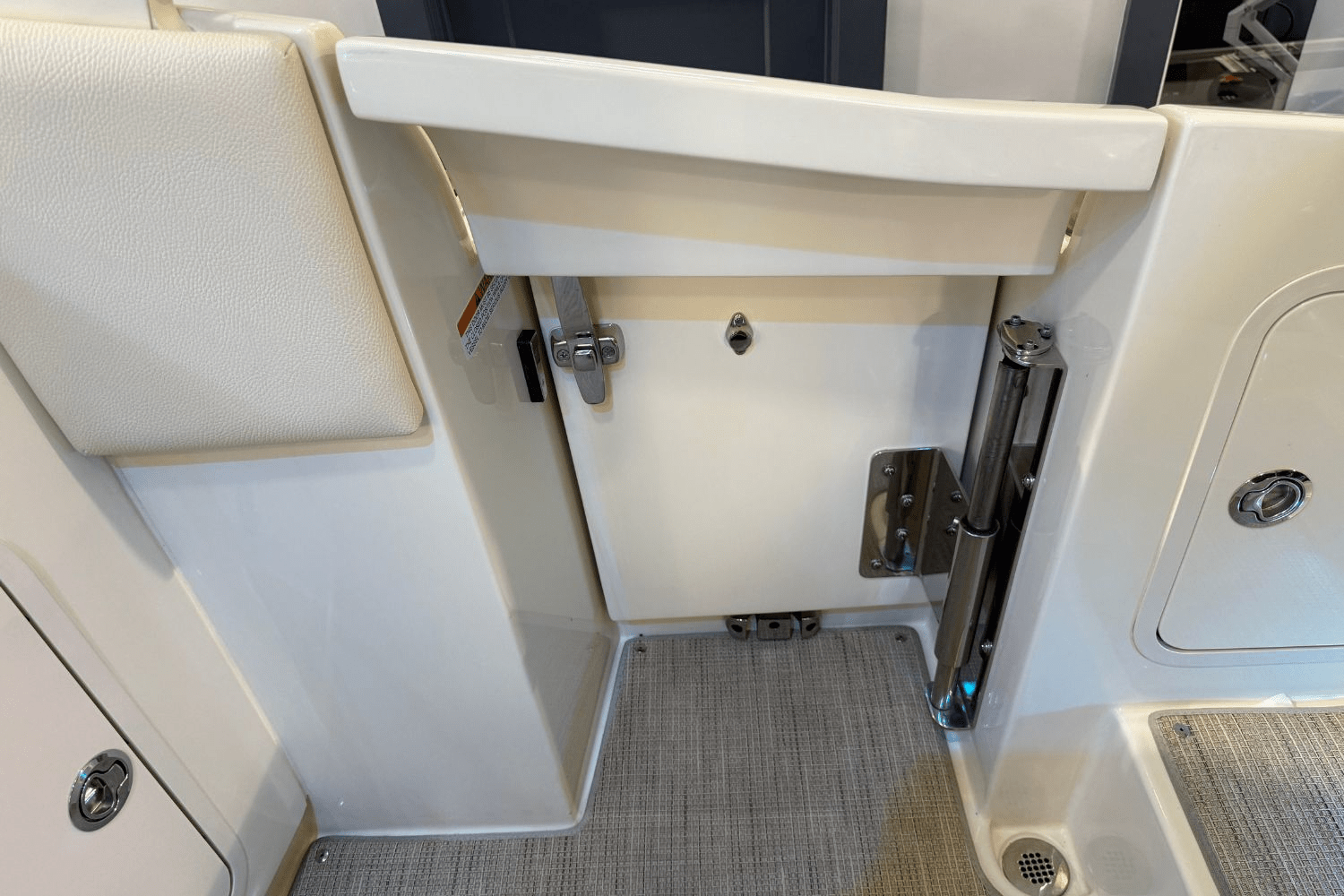 Slide: The Image of Chris-Craft 31 LAUNCH 2023 - 16