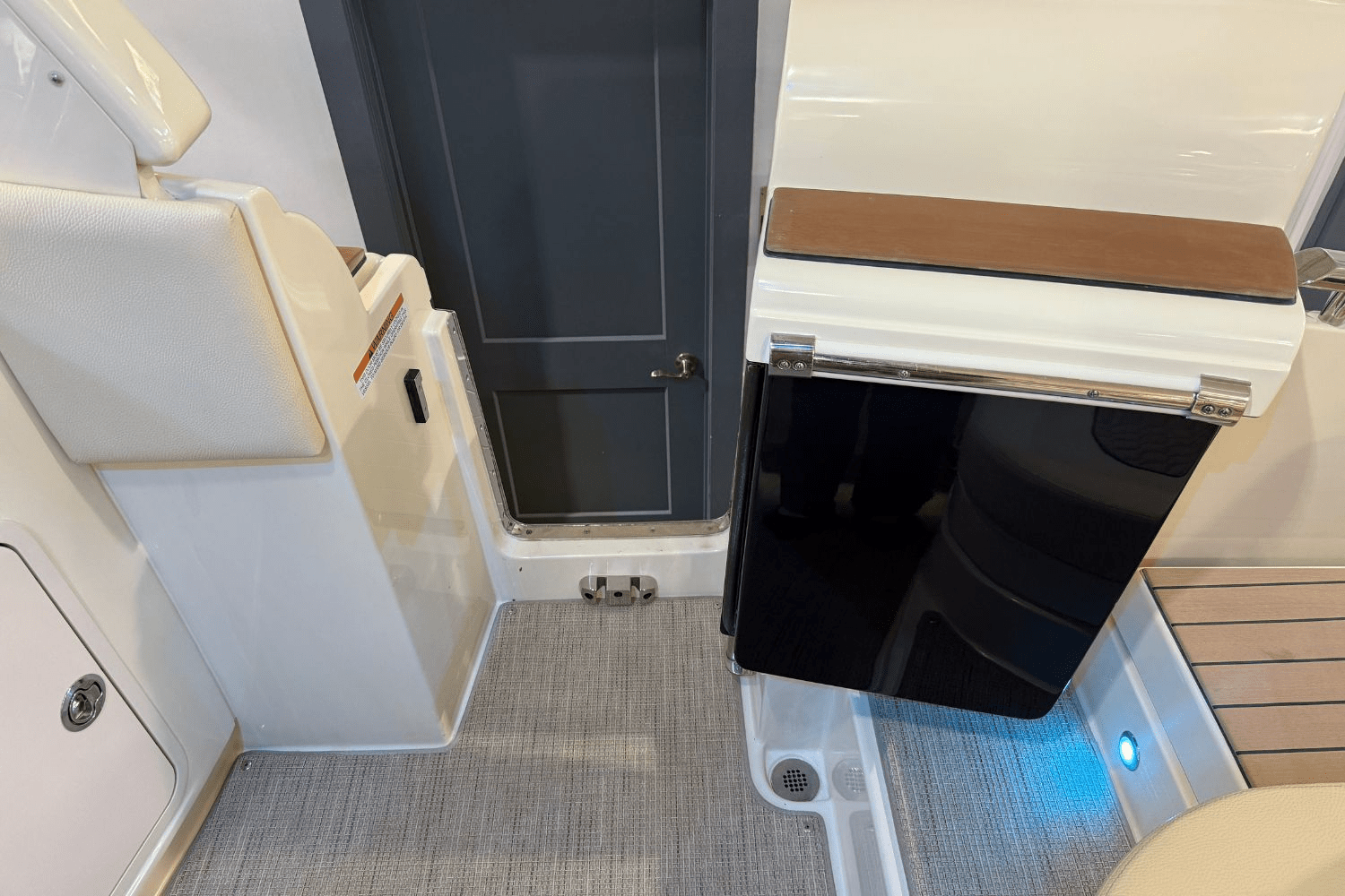 Slide: The Image of Chris-Craft 31 LAUNCH 2023 - 17