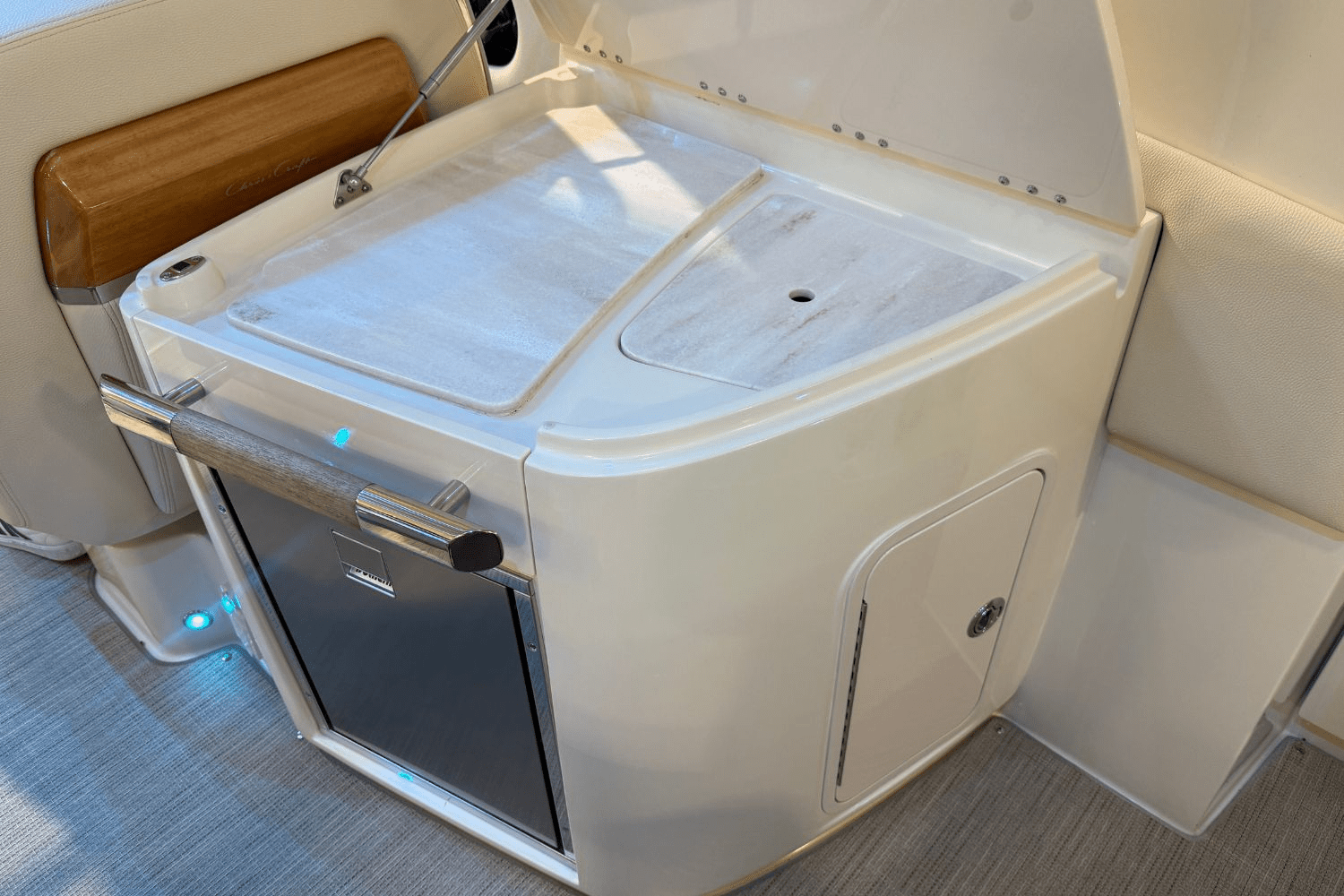 Slide: The Image of Chris-Craft 31 LAUNCH 2023 - 18