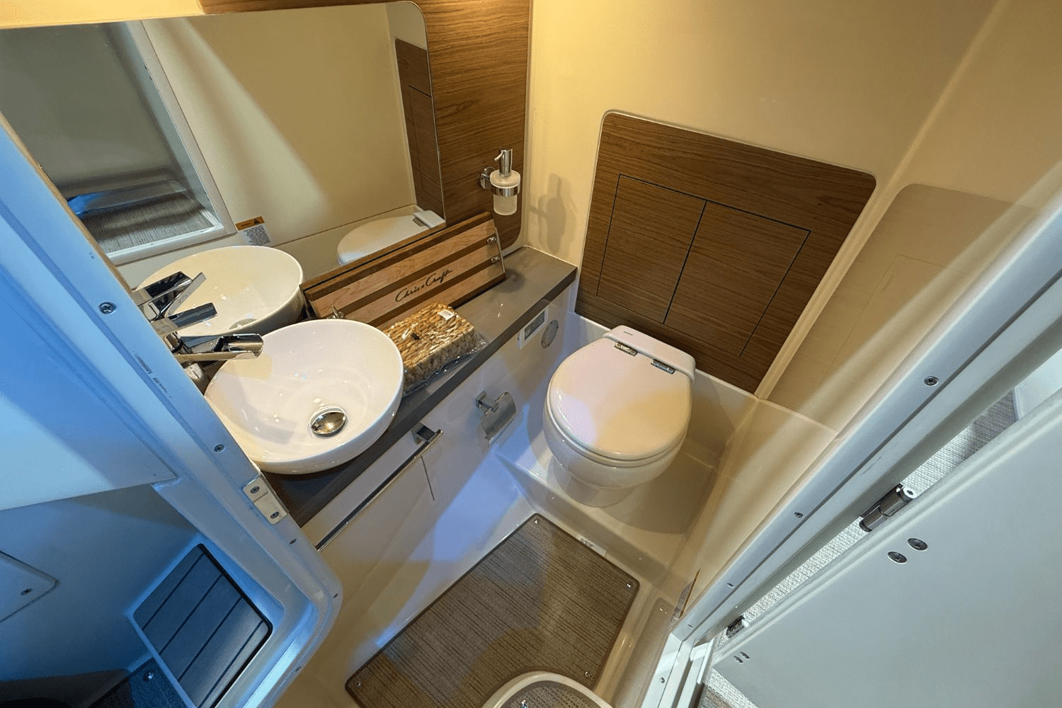 Slide: The Image of Chris-Craft 31 LAUNCH 2023 - 24