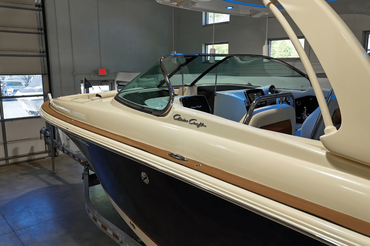 Slide: The Image of Chris-Craft 31 LAUNCH 2023 - 8