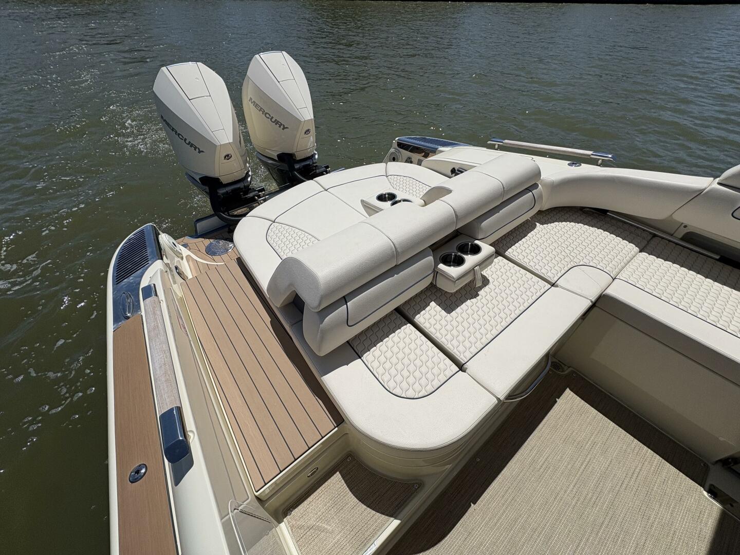 Slide: The Image of 2023 Chris-Craft 31 Launch GT - 5205175