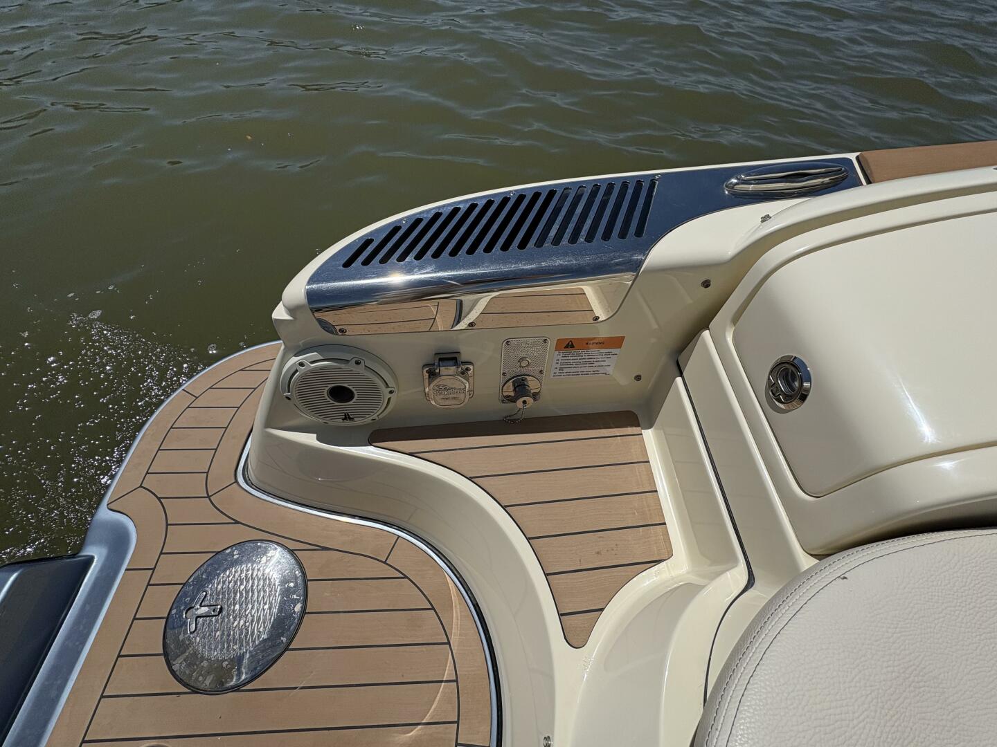 Slide: The Image of 2023 Chris-Craft 31 Launch GT - 5205176