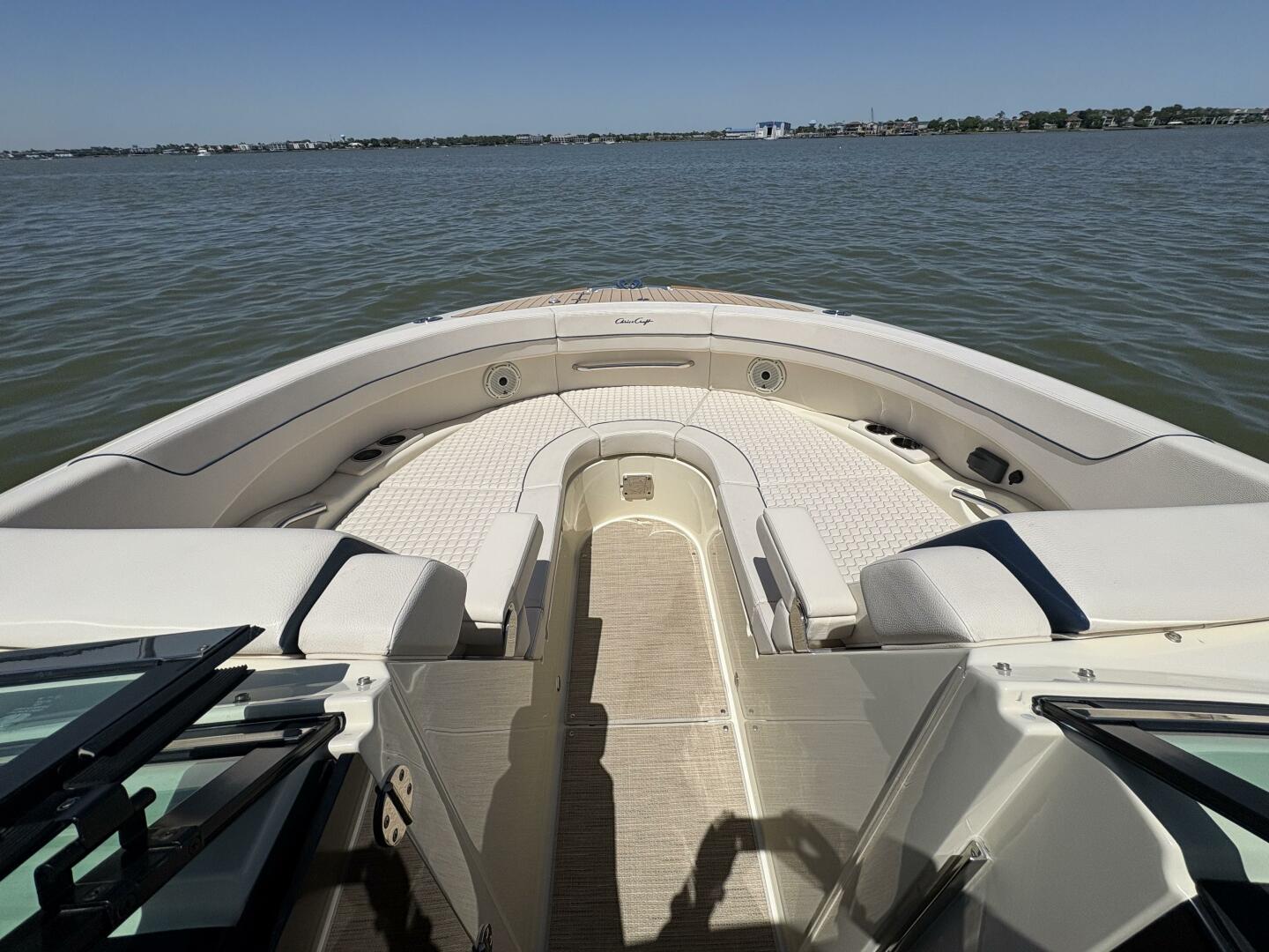 Slide: The Image of 2023 Chris-Craft 31 Launch GT - 5205181