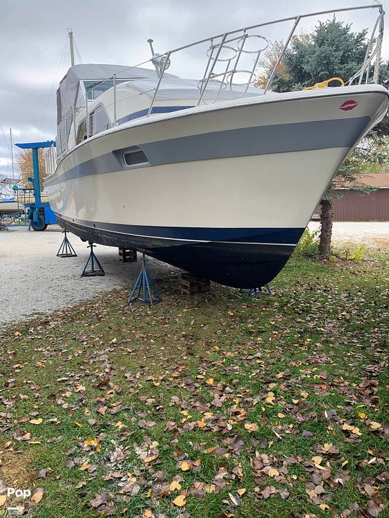 Slide: The Image of Chris-Craft 350 Catalina 1978 - 12157075