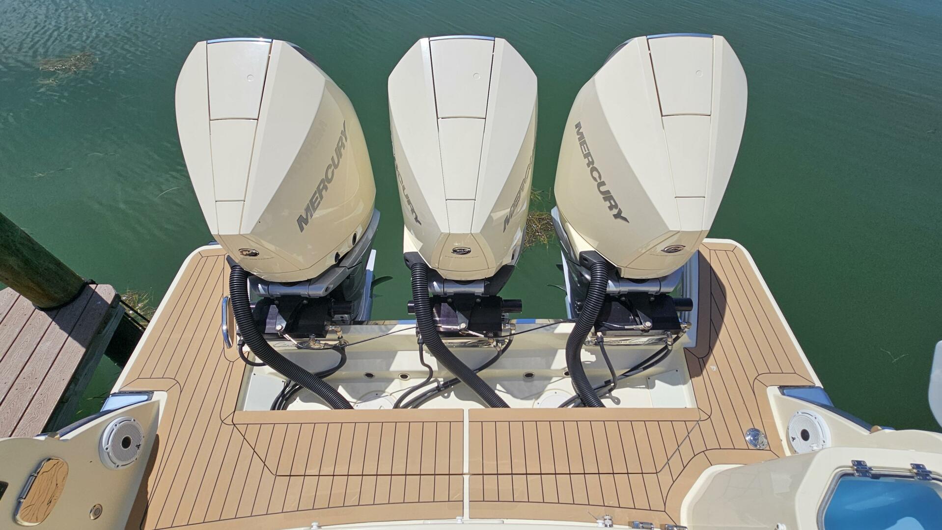 Slide: The Image of Chris-Craft 35 Calypso 2022 - 5476194