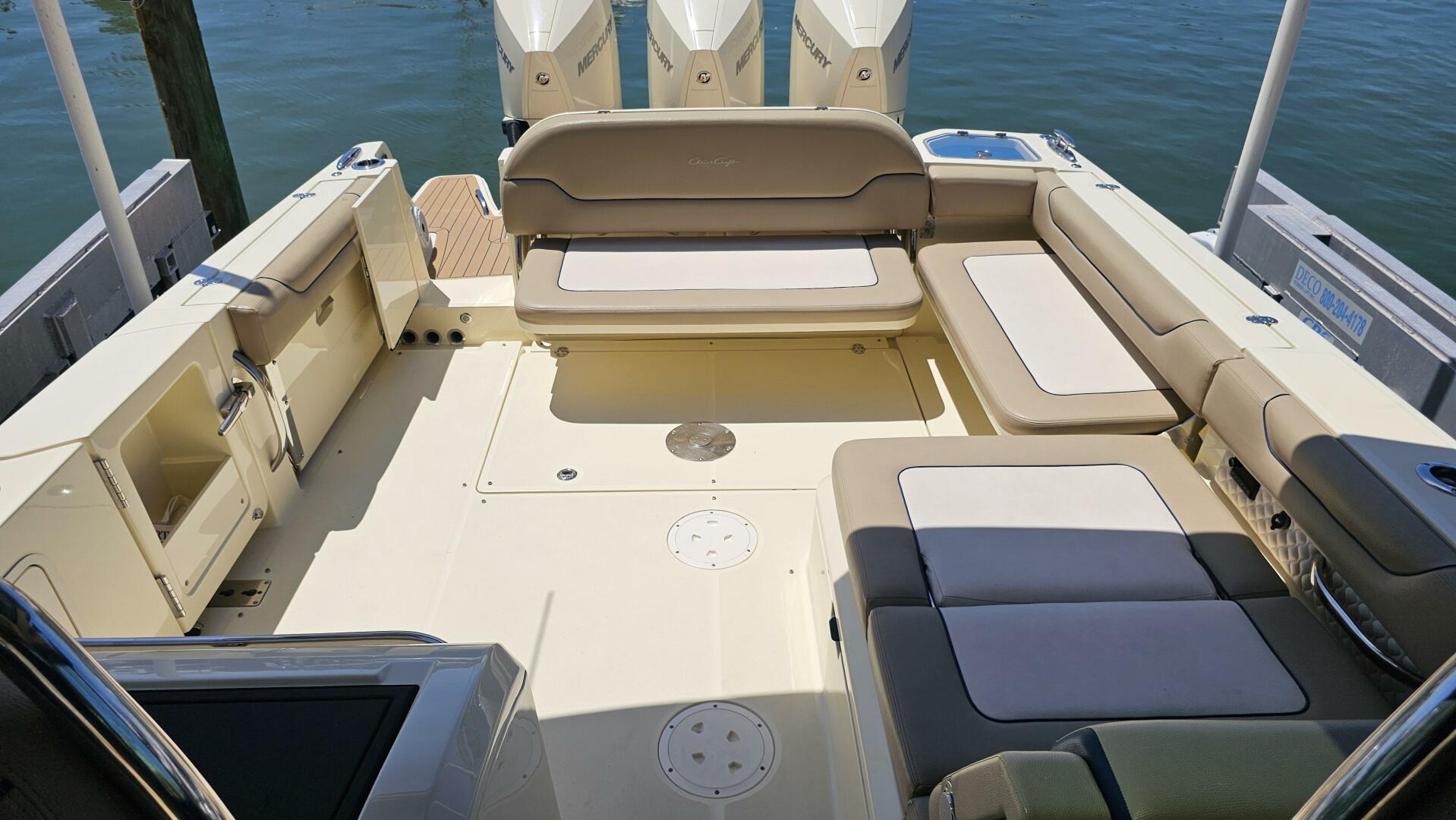 Slide: The Image of Chris-Craft 35 Calypso 2022 - 5476198
