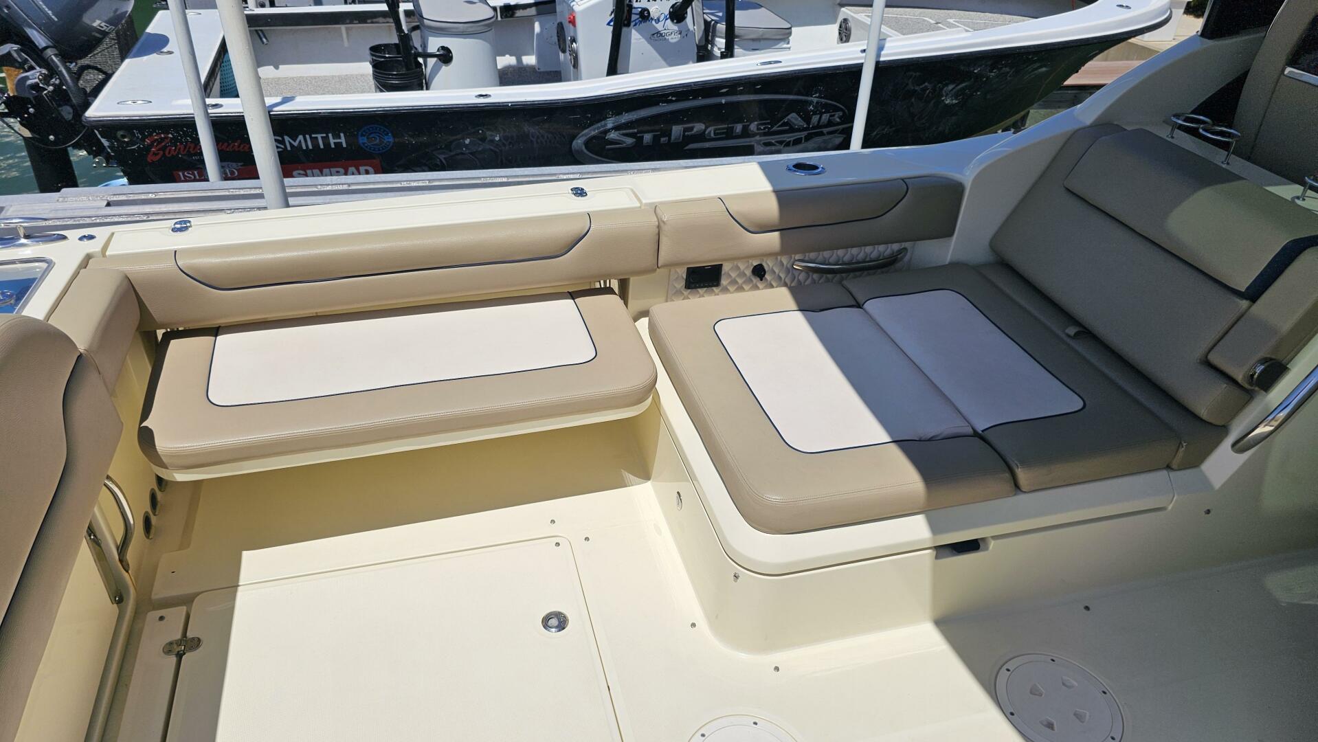 Slide: The Image of Chris-Craft 35 Calypso 2022 - 5476200
