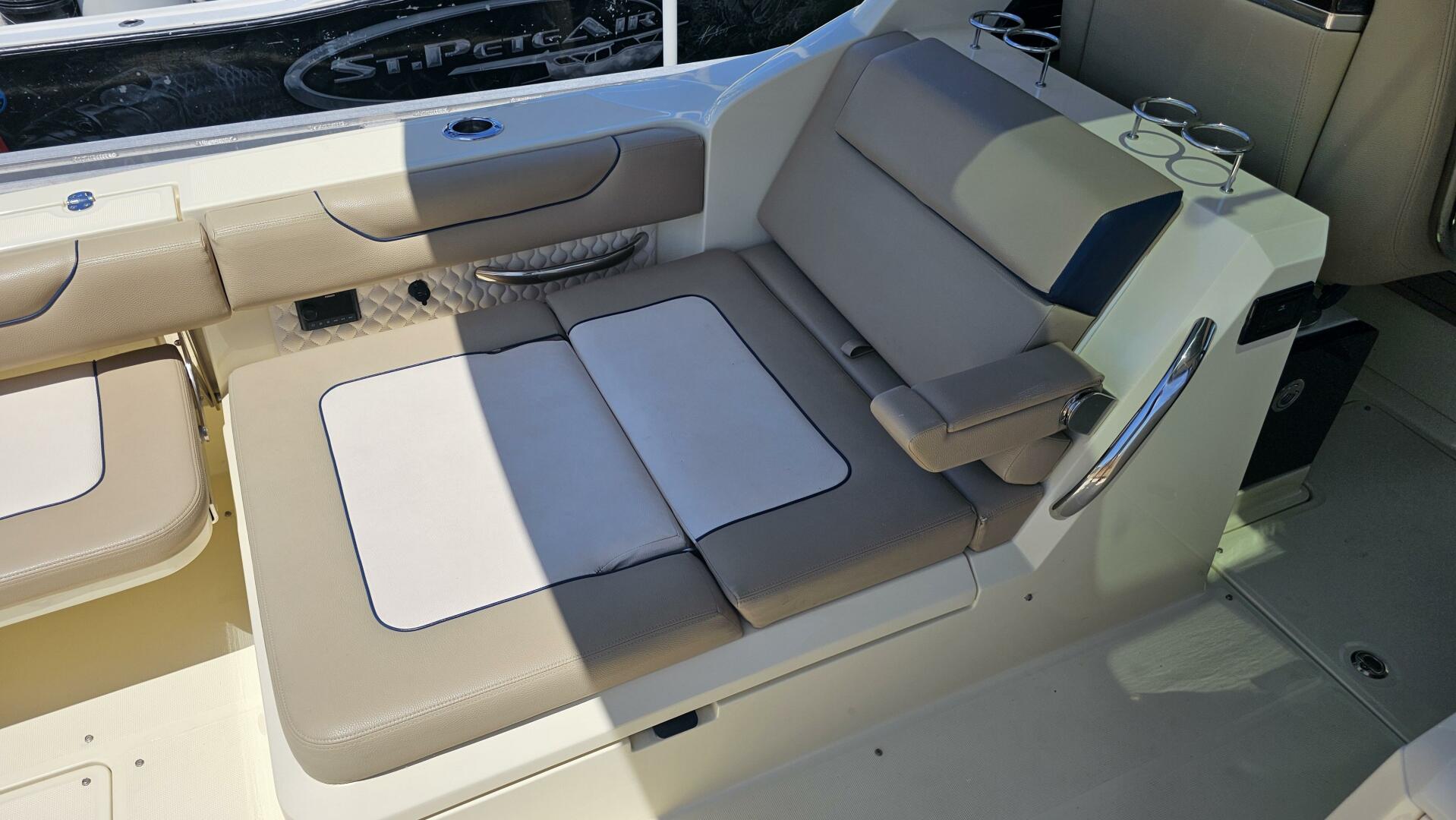 Slide: The Image of Chris-Craft 35 Calypso 2022 - 5476205