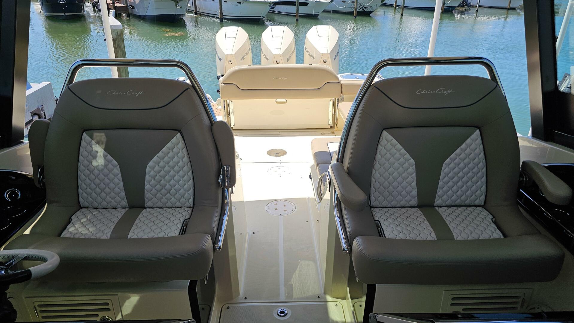 Slide: The Image of Chris-Craft 35 Calypso 2022 - 5476210