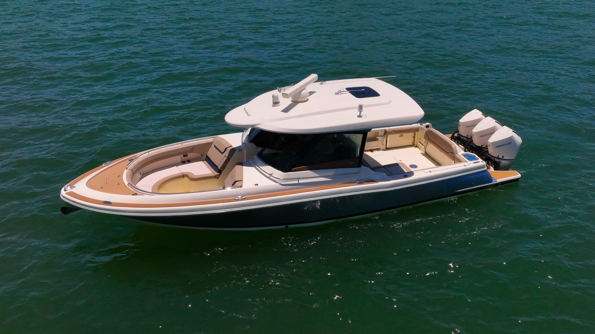 Slide: The Image of Chris-Craft 35 Calypso 2022 - 5476218