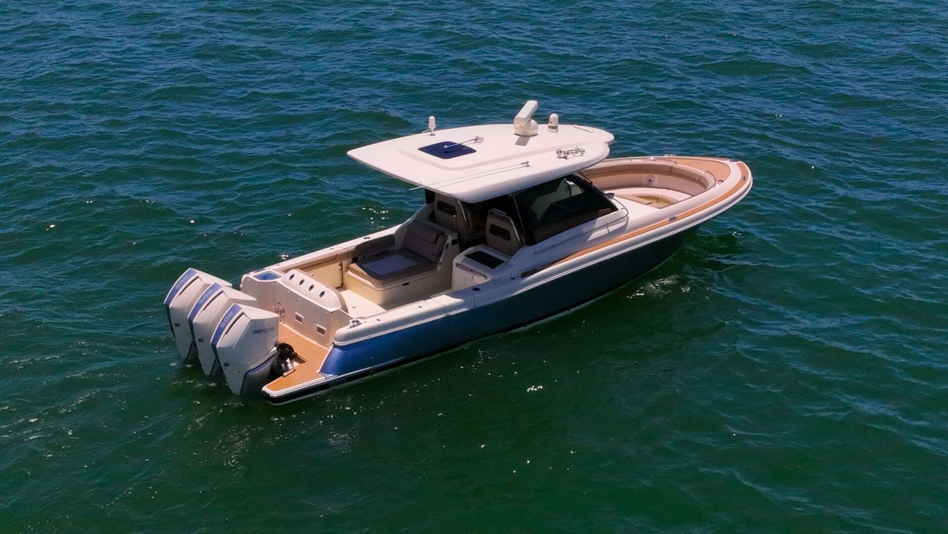 Slide: The Image of Chris-Craft 35 Calypso 2022 - 5476222