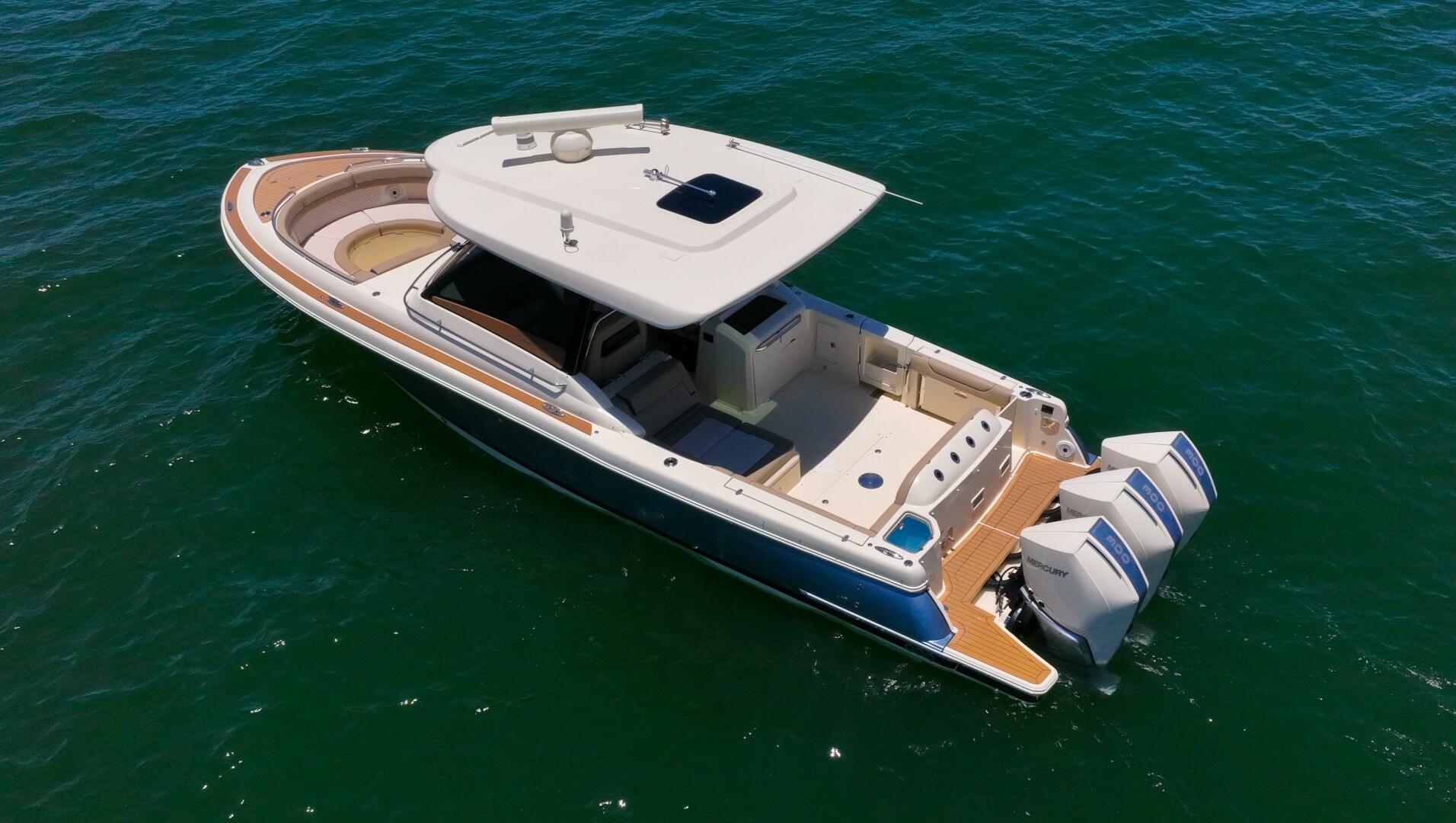 Slide: The Image of Chris-Craft 35 Calypso 2022 - 5476227