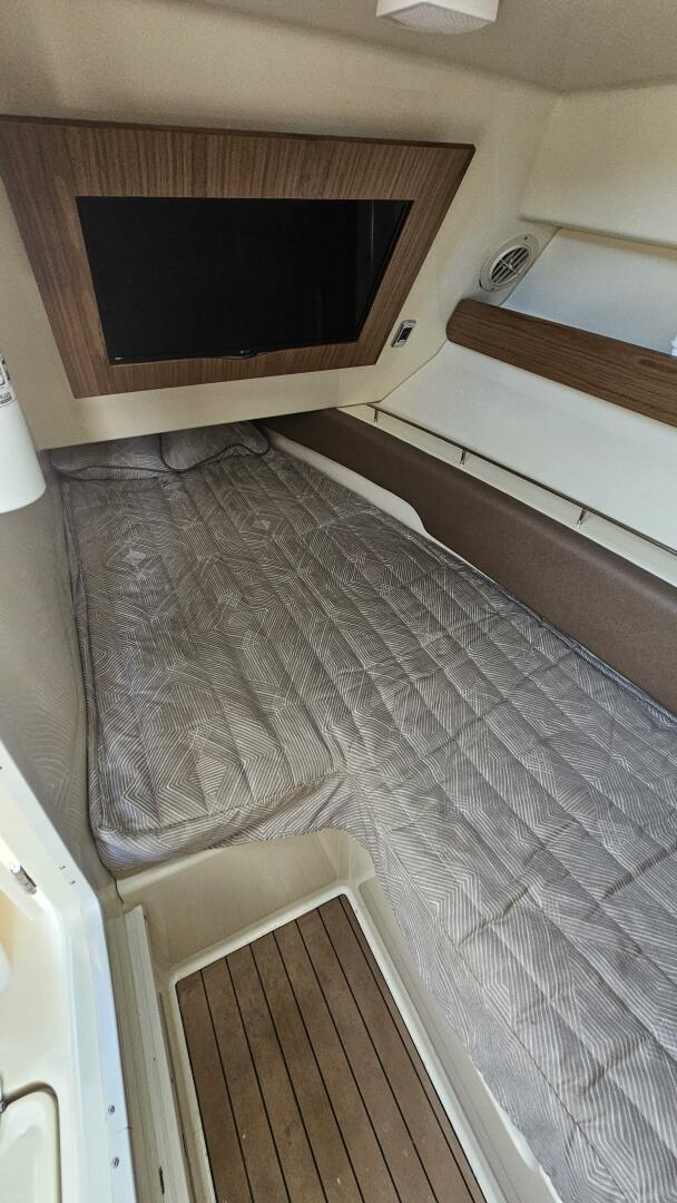 Slide: The Image of Chris-Craft 35 Calypso 2022 - 5476239