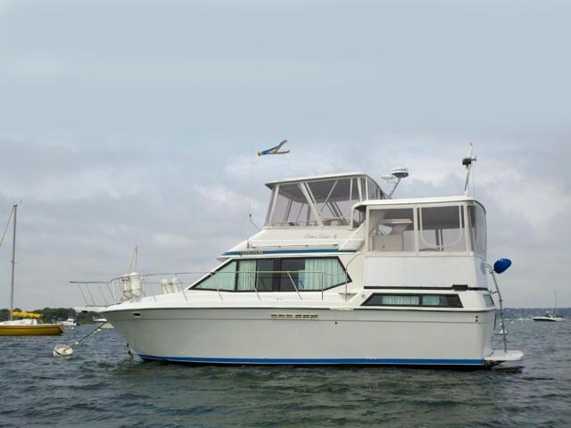 Slide: The Image of Chris-Craft 372 Catalina 1989 - 0