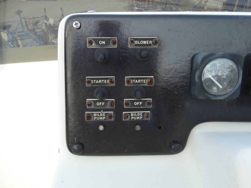 Slide: The Image of Chris-Craft 380 Corinthian 1980 - 13005967