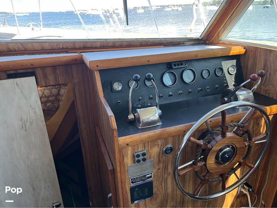 Slide: The Image of Chris-Craft 380 Corinthian 1980 - 12933531