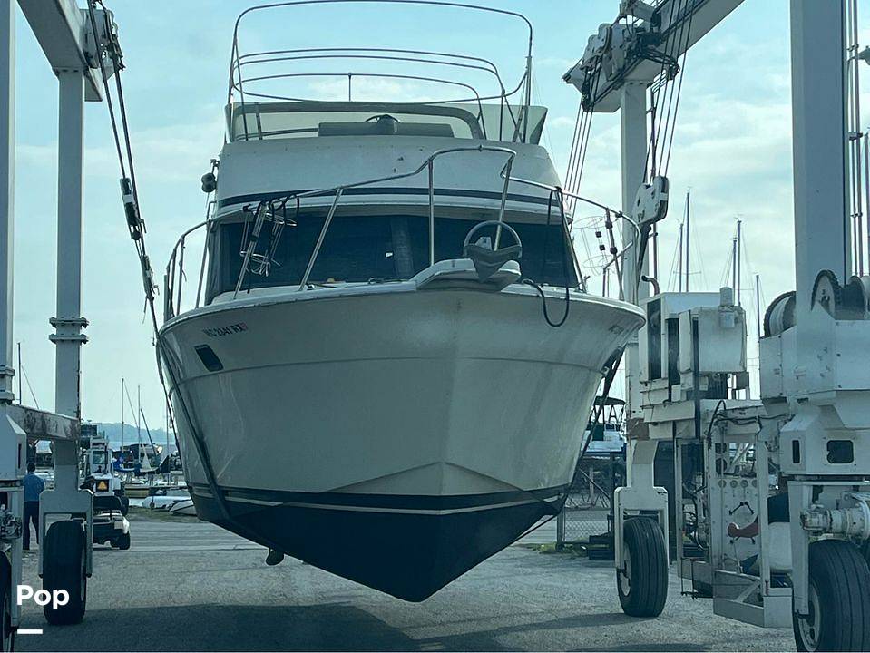 Slide: The Image of Chris-Craft 380 Corinthian 1980 - 12933534