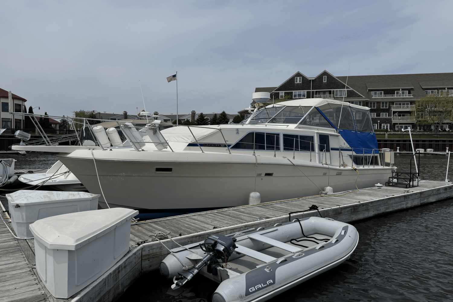 Slide: The Image of Chris-Craft 381 CATALINA 1986 - 0