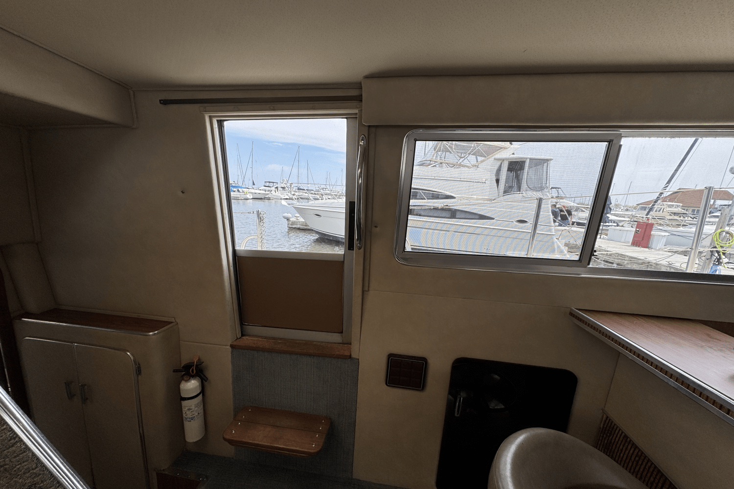 Slide: The Image of Chris-Craft 381 CATALINA 1986 - 14