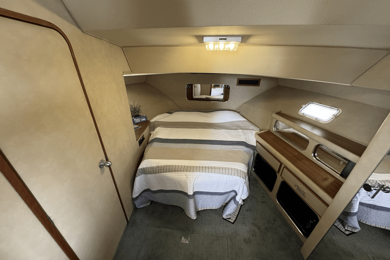 Slide: The Image of Chris-Craft 381 CATALINA 1986 - 21