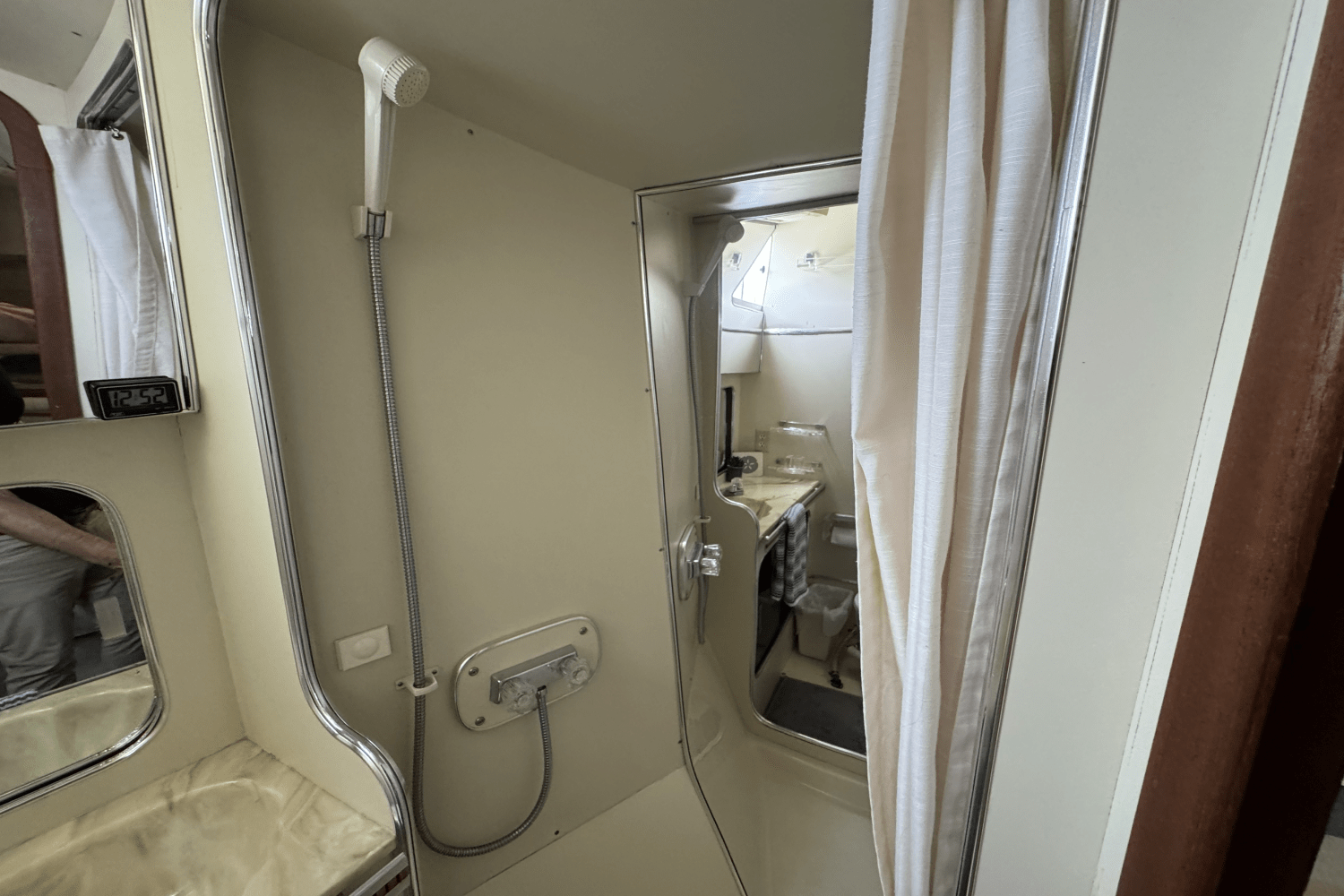 Slide: The Image of Chris-Craft 381 CATALINA 1986 - 22