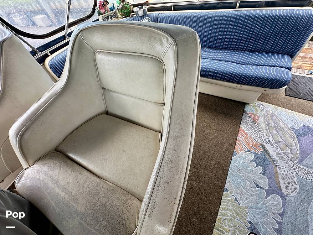 Slide: The Image of Captain's Chair - 15644723