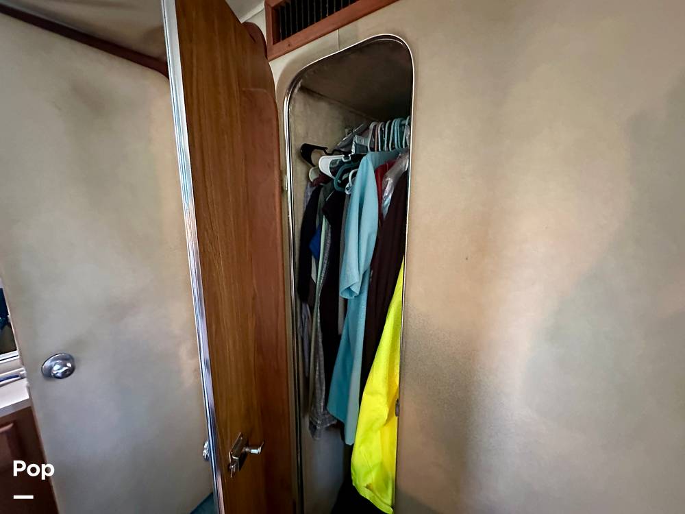 Slide: The Image of Hanging Locker - 15645308