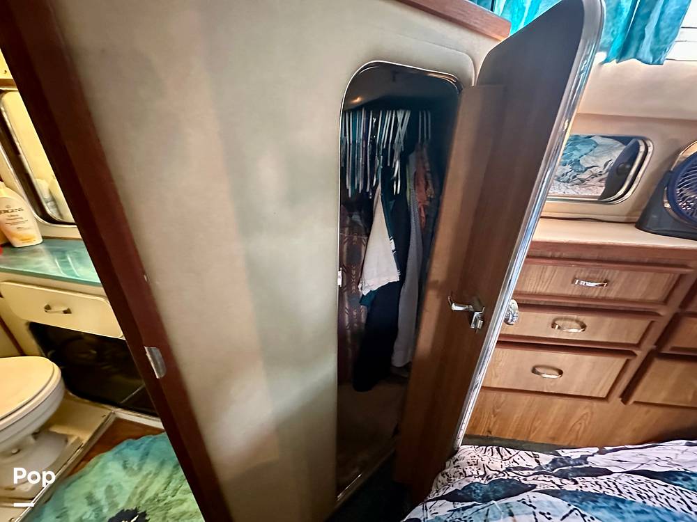 Slide: The Image of Hanging Locker - 15645311