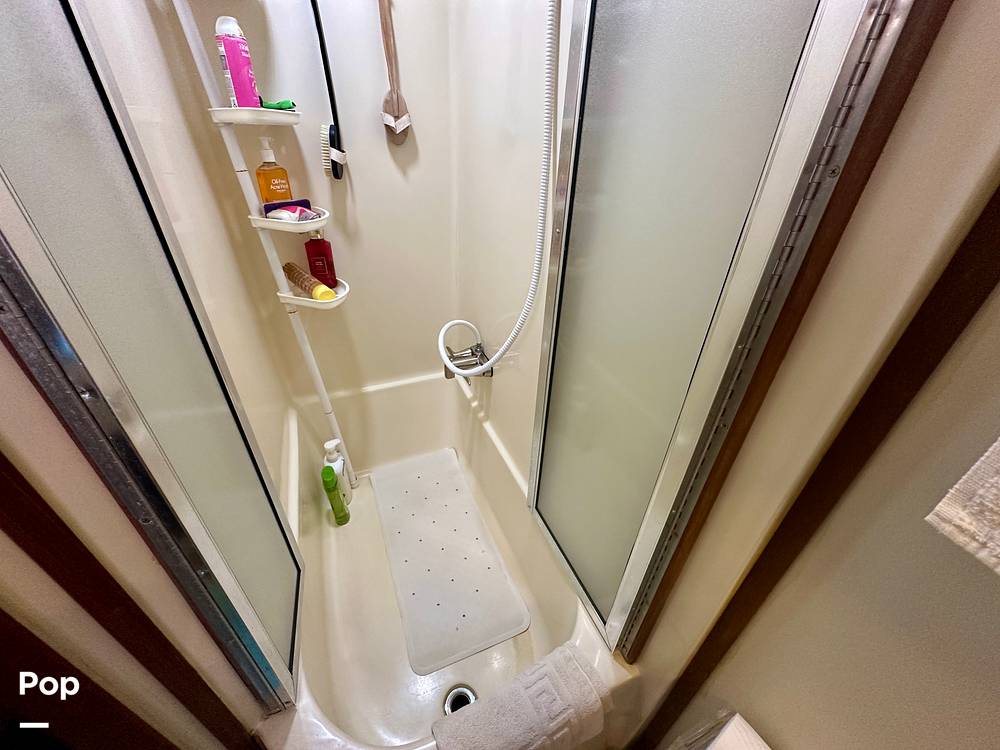 Slide: The Image of Tub/shower - 15645318