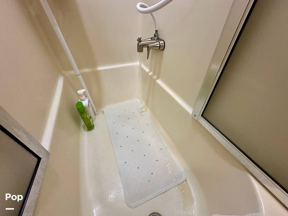 Slide: The Image of Bathrtub - 15645323