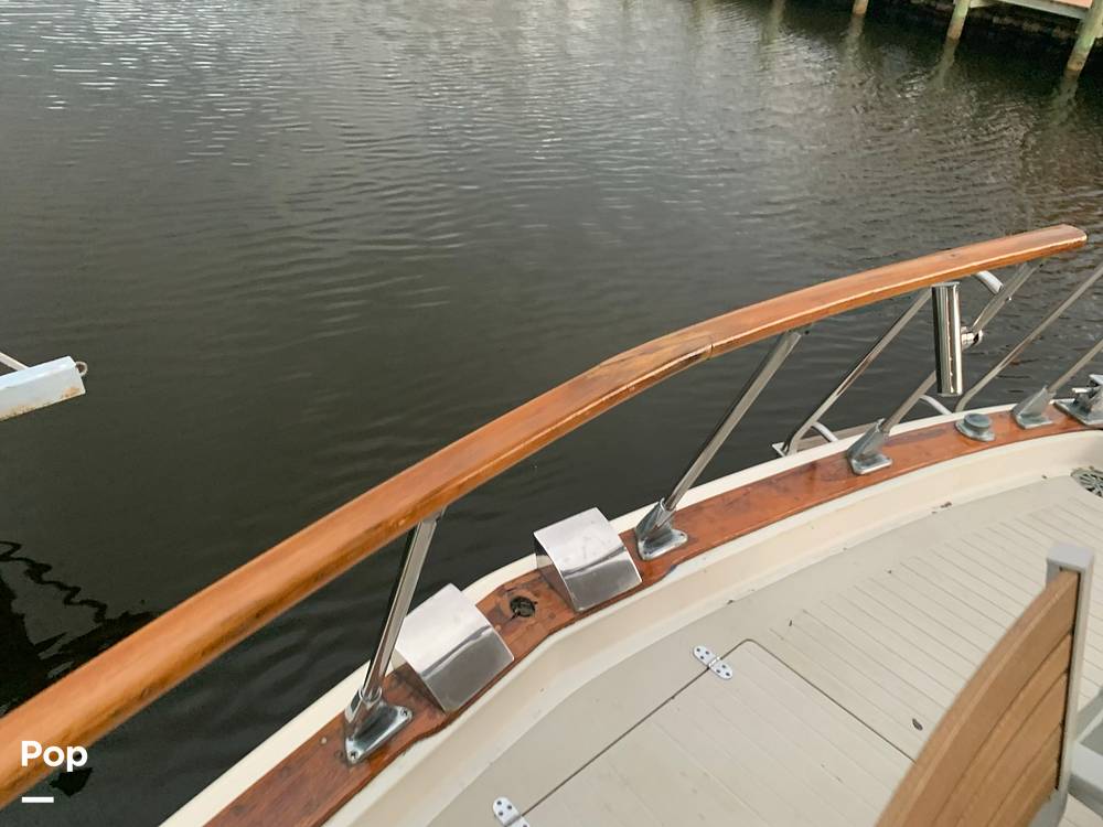 Slide: The Image of Refinished Teak - 9039846