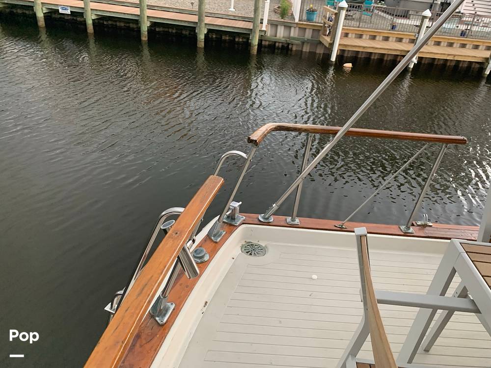 Slide: The Image of Refinished Teak - 9039847